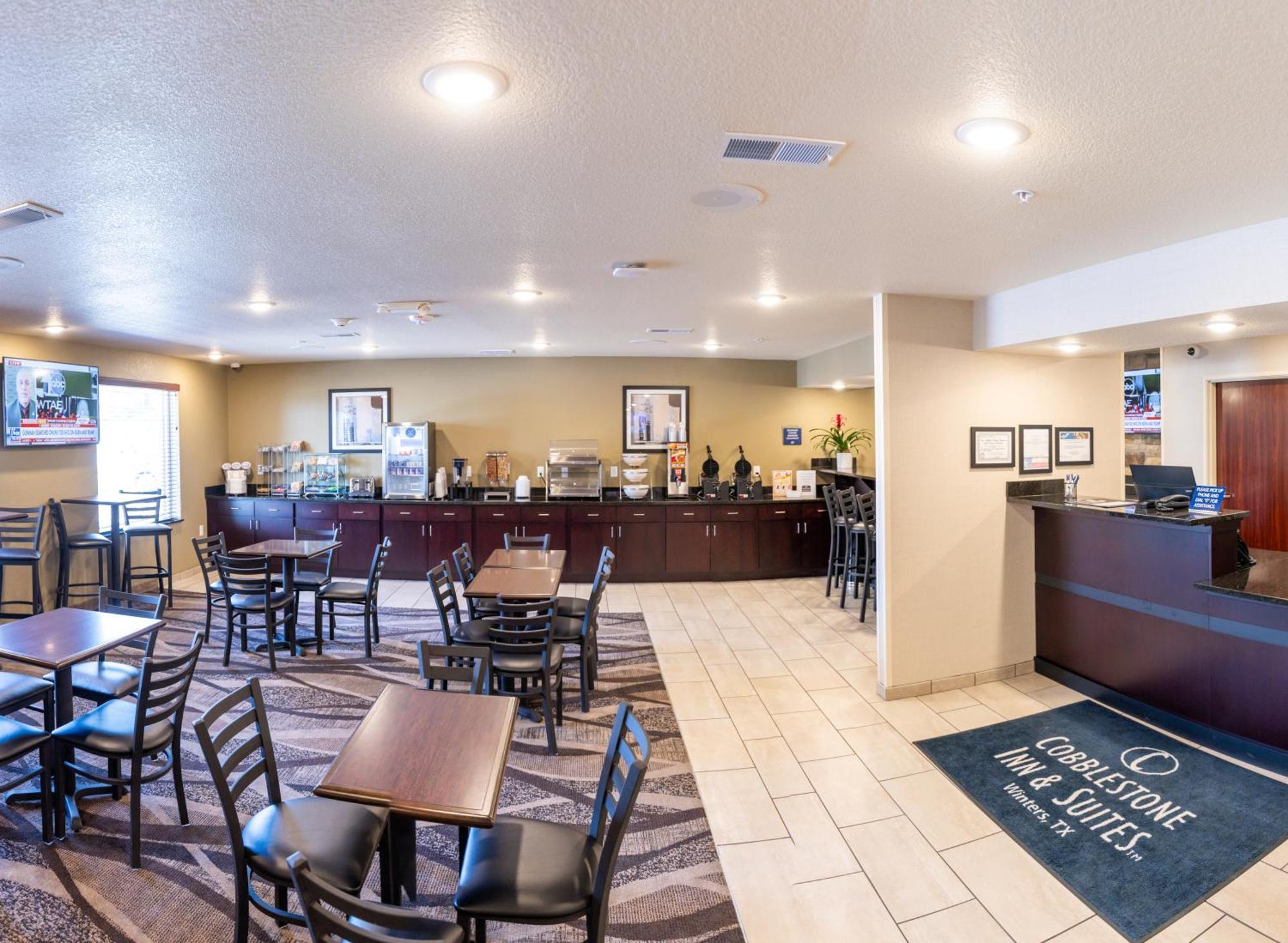 Cobblestone Inn & Suites - Winters Экстерьер фото