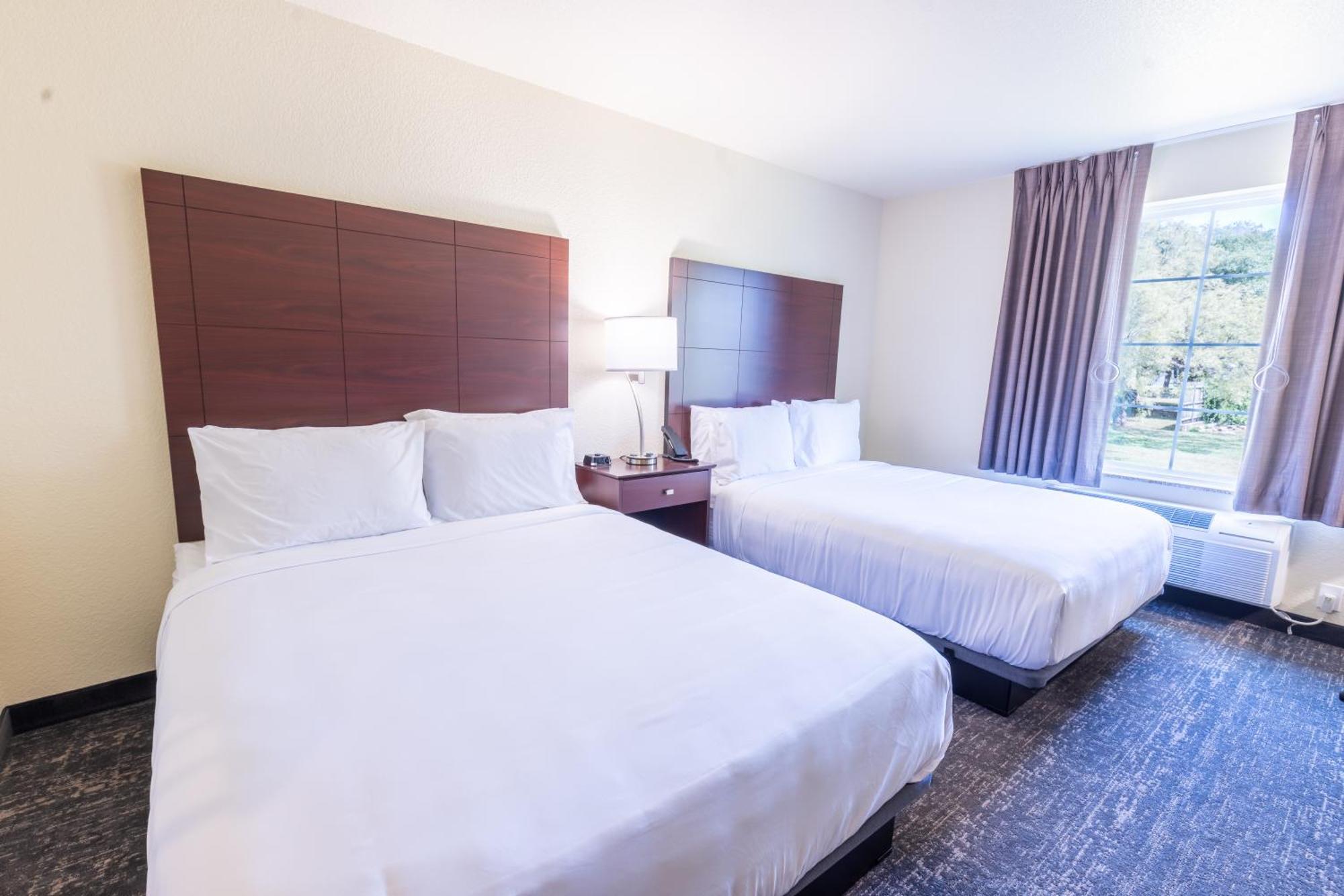 Cobblestone Inn & Suites - Winters Экстерьер фото
