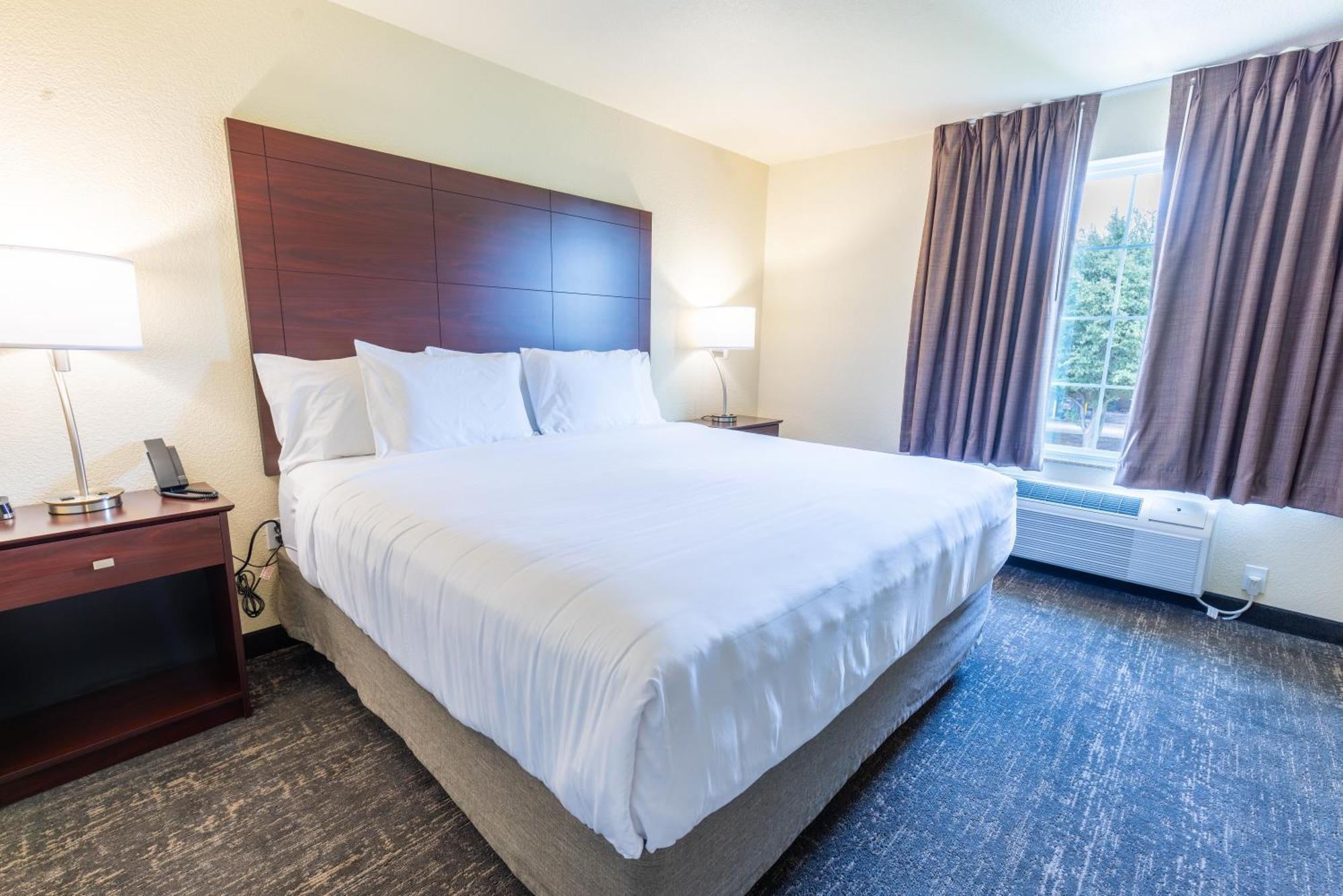 Cobblestone Inn & Suites - Winters Экстерьер фото
